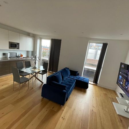 Luxury Top Floor Penthouse Apartment Near Heathrow Londres Extérieur photo